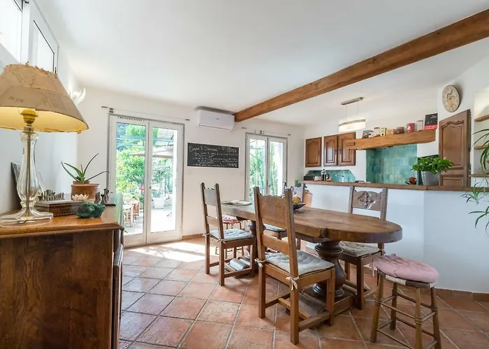 La Maison Des بيت للعطل مينتون