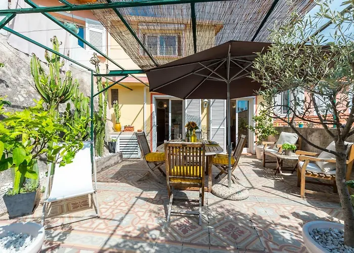 La Maison Des Holiday home Menton