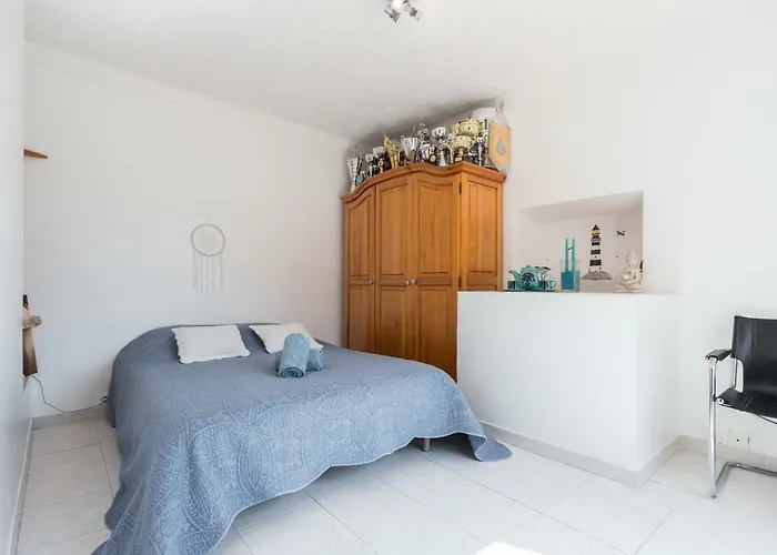 Holiday home La Maison Des *