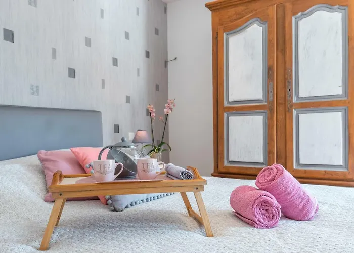 Holiday home La Maison Des *